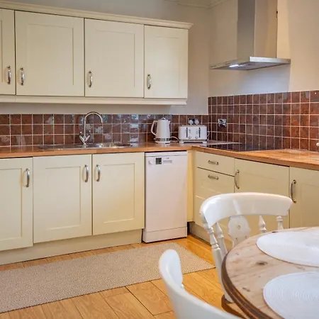 Apartment Bank House *