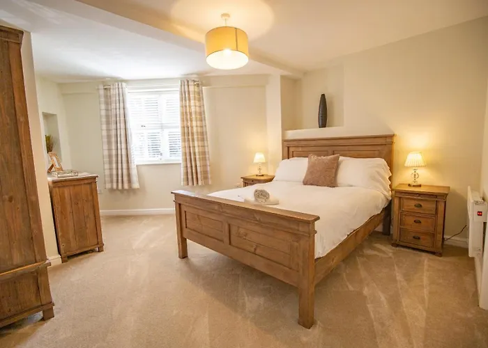 Apartment Bank House *