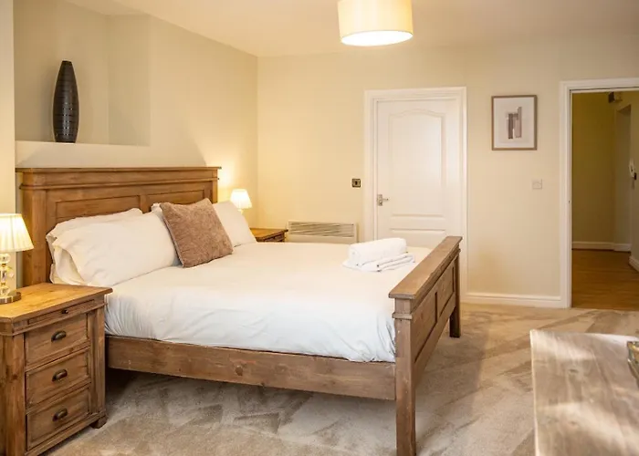 Apartment Bank House *