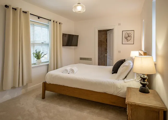 Bank House Apartment *